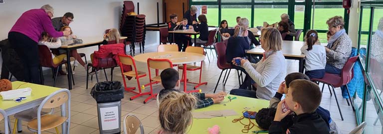Lire la suite à propos de l’article Initiation au tricot pour des enfants de Torcé